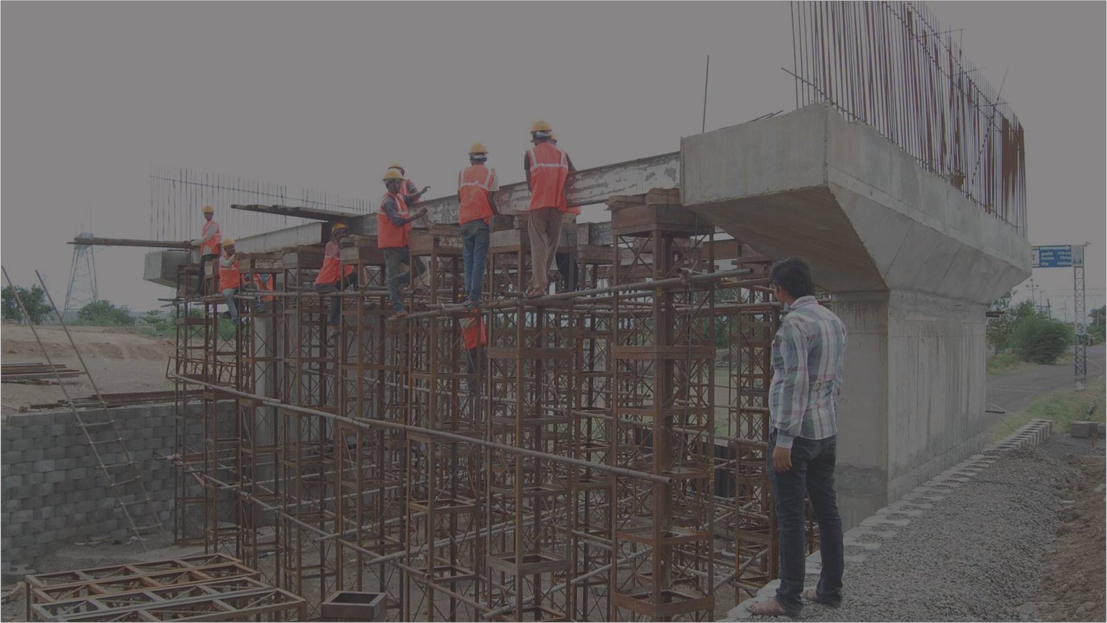 Four Laning of Yedeshi to Aurangabad Section of NH-211