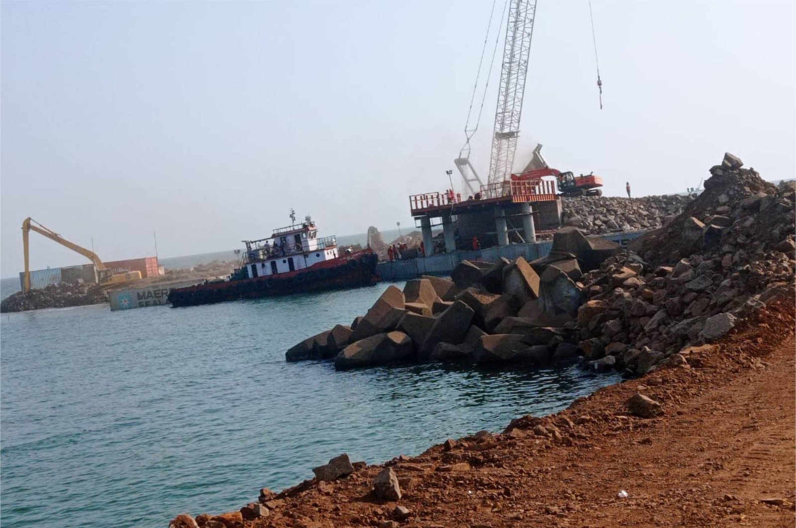 Construction Breakwater at KLL LNG Terminal, Dabhol, Maharashtra